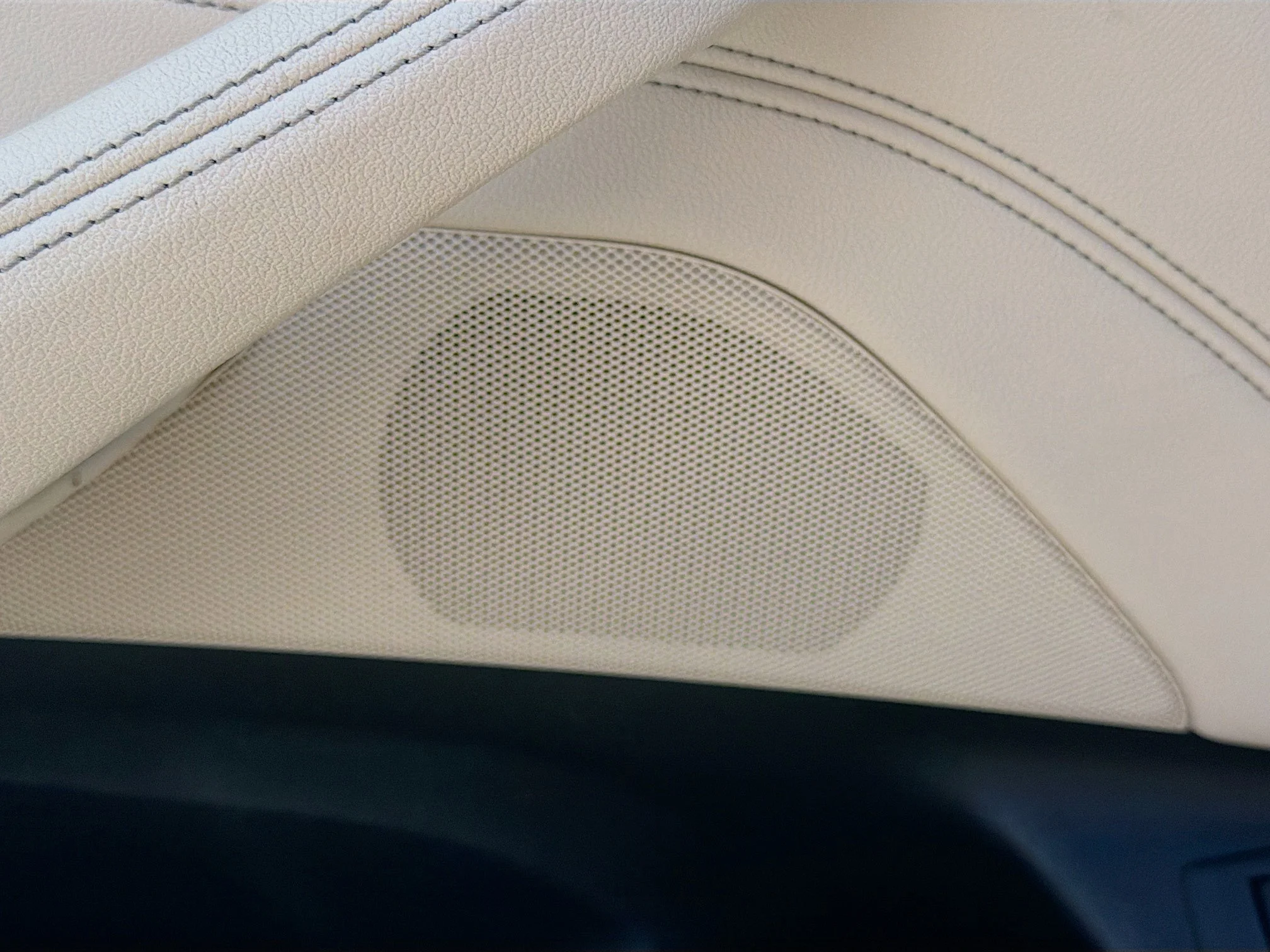 Used 2023 Alpine White BMW 530i image 23