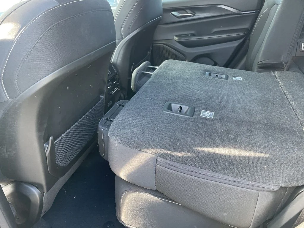 Used 2024 White Jeep Laredo X image 29