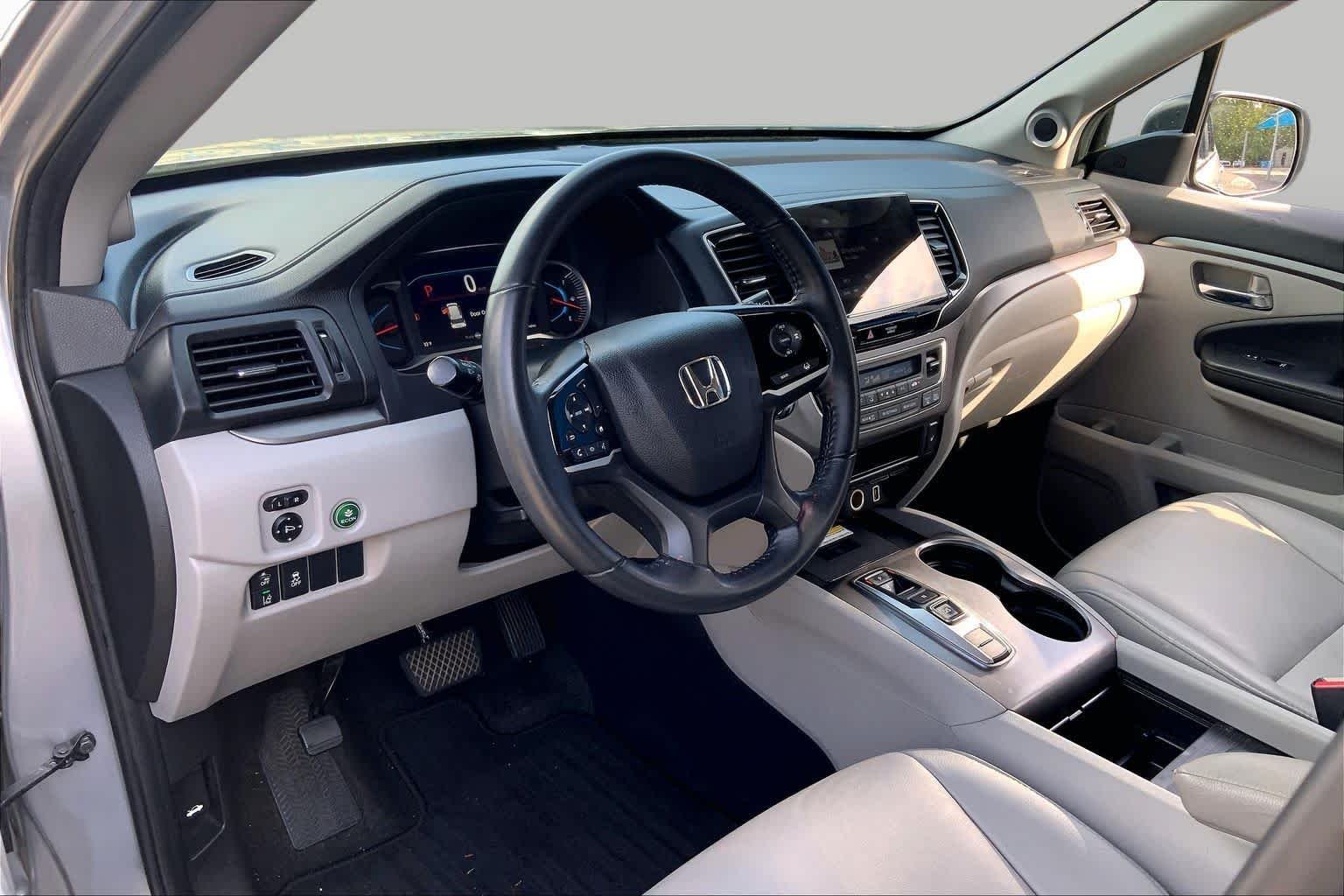 Used 2021 Lunar Silver Metallic Honda Special Edition image 18