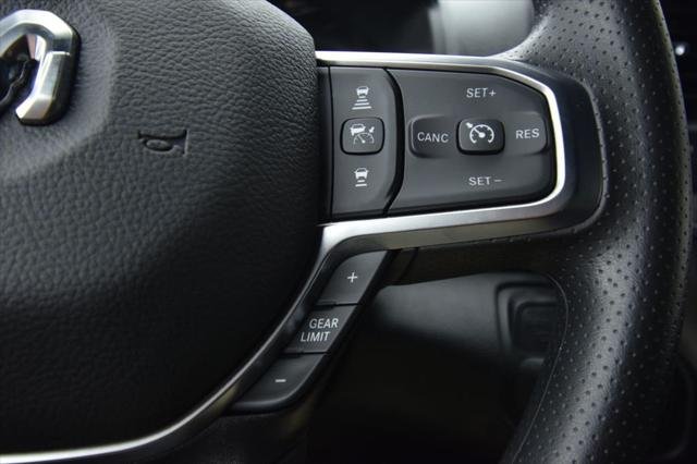 New 2026 Diamond Black Crystal Pearl-Coat Exterior Paint RAM Warlock image 28