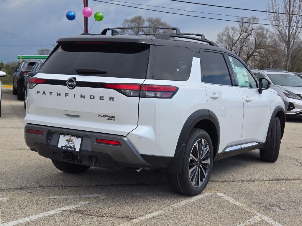 New 2026 Everest White Pearl TriCoat / Super Black Two-tone Nissan Platinum image 13
