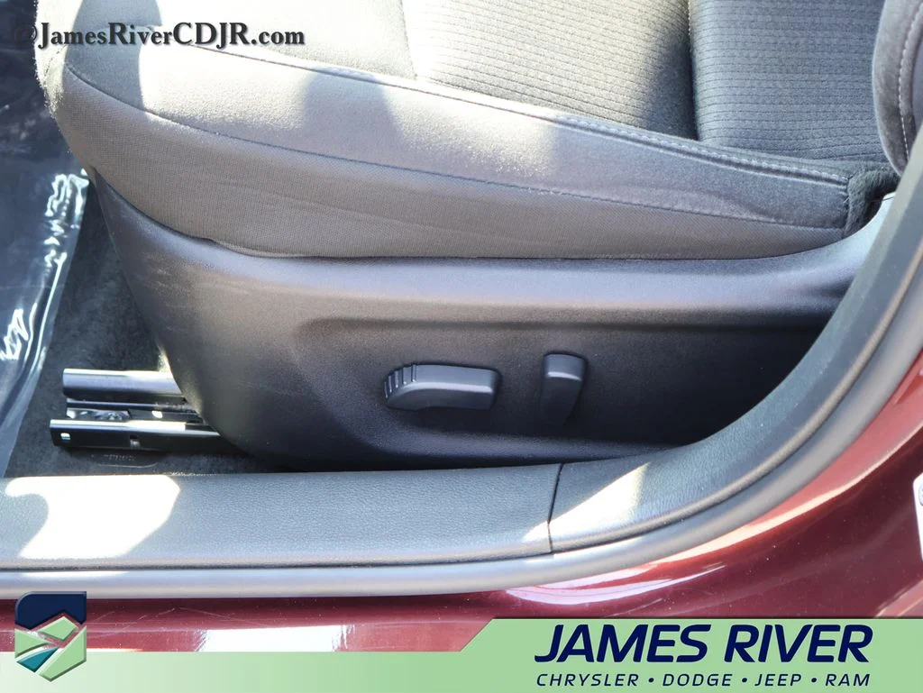 Used 2025 Red Nissan 2.5 SV image 23