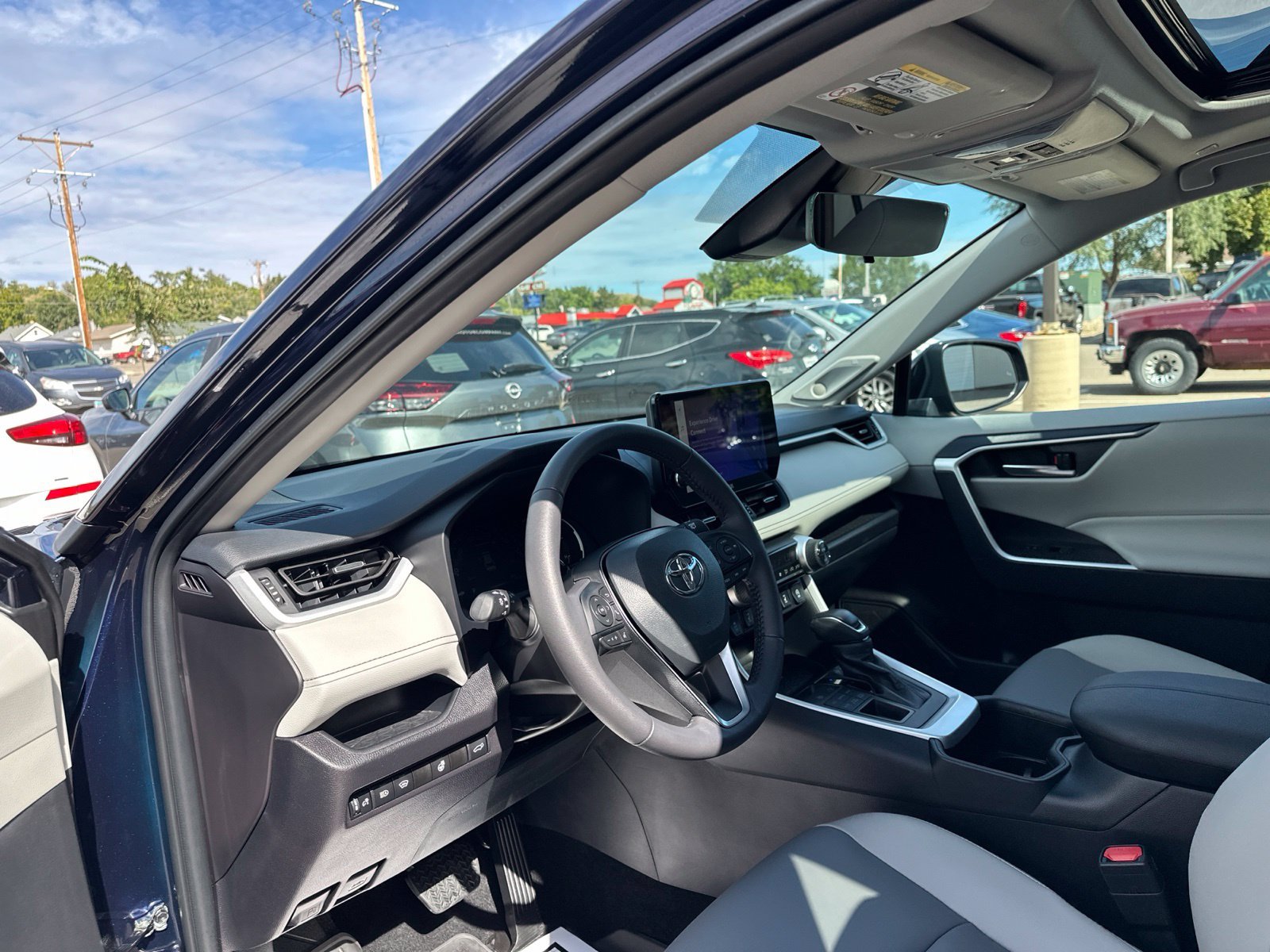 Used 2025 Blue Toyota XLE Premium image 10