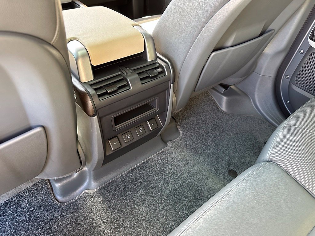 Used 2022 Gray Land Rover X-Dynamic SE image 16