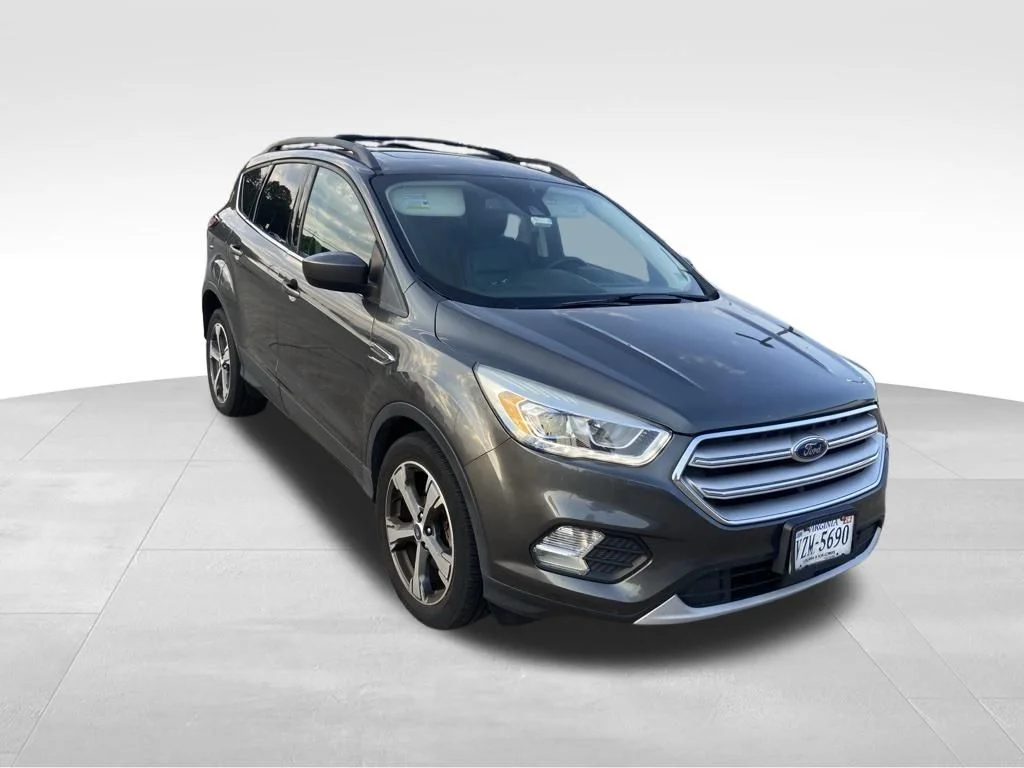 Used 2018 Gray Ford SEL image 5