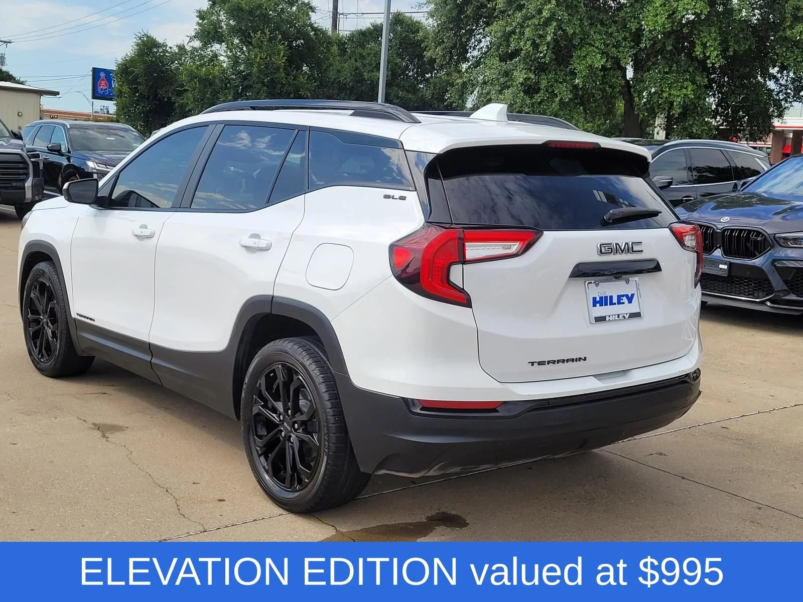 Used 2022 Summit White GMC SLE image 4