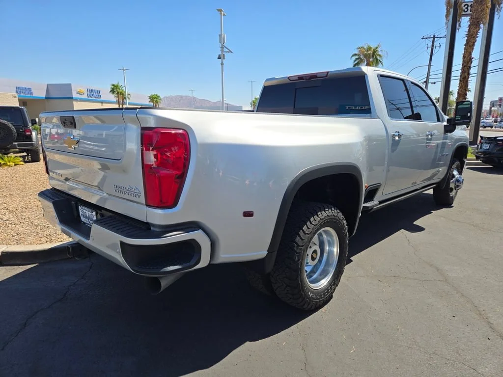 Used 2022 Silver Ice Metallic Chevrolet High Country DRW image 6
