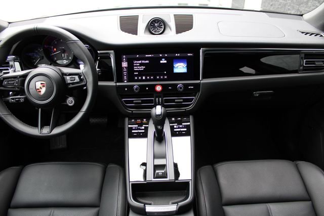 2026 Porsche Macan - Photo 22