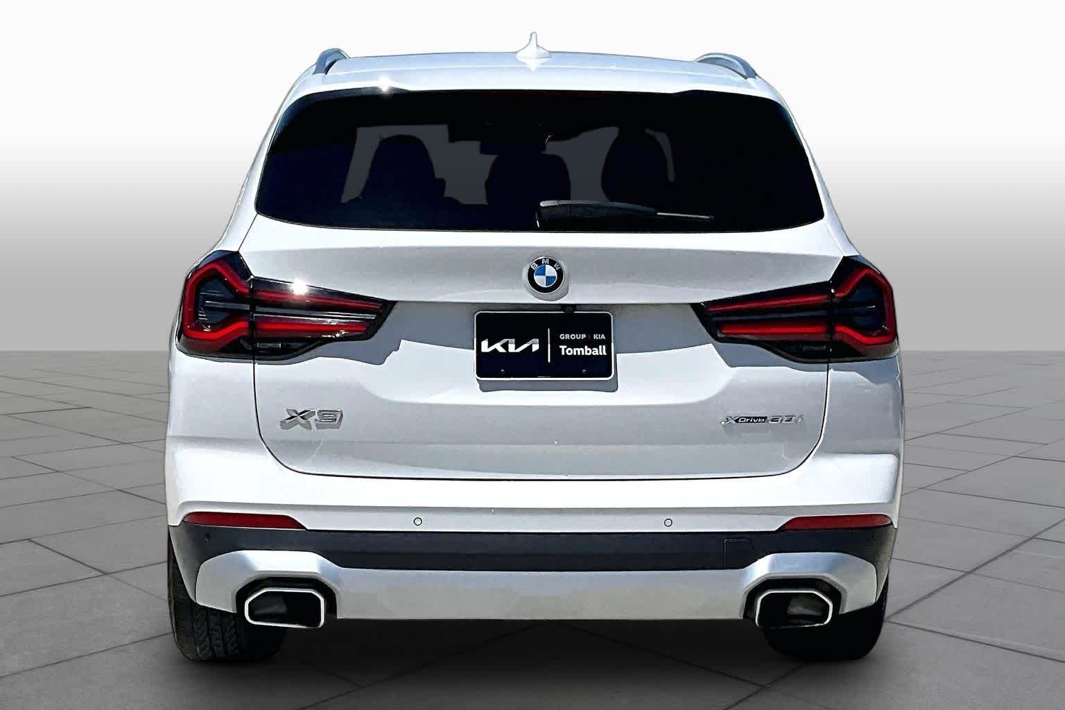 Used 2024 Alpine White BMW xDrive30i image 5