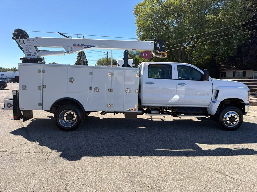 New 2026 Summit White Chevrolet Work Truck image 8