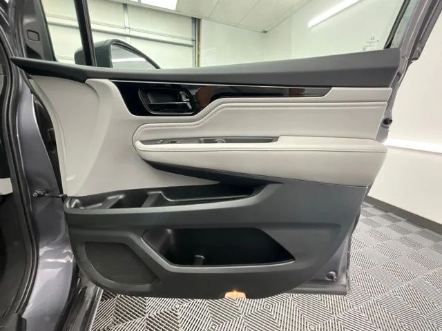 Used 2022 Gray Honda Touring image 20