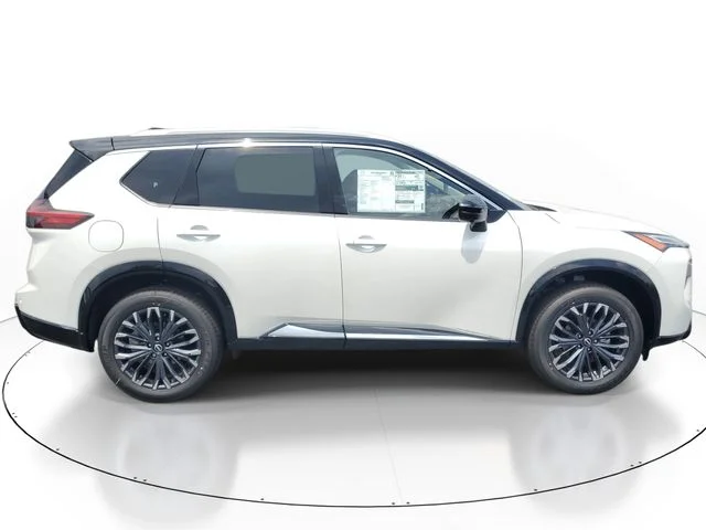 New 2026 Everest White Pearl TriCoat / Super Black Two-tone Nissan Platinum image 4