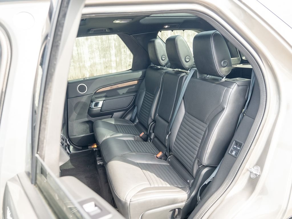 Used 2023 Silver Land Rover S R-Dynamic image 34