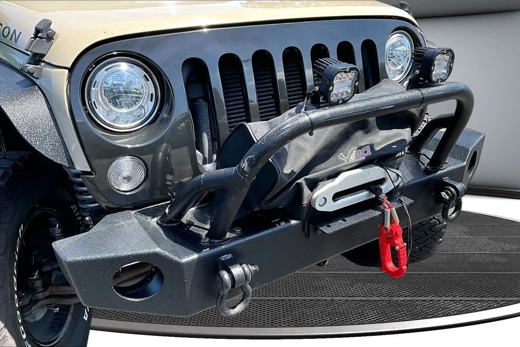 Certified Used 2018 Beige Jeep Unlimited Rubicon image 32
