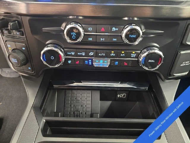 New 2027 Oxford White Ford F-350® Lariat® image 31