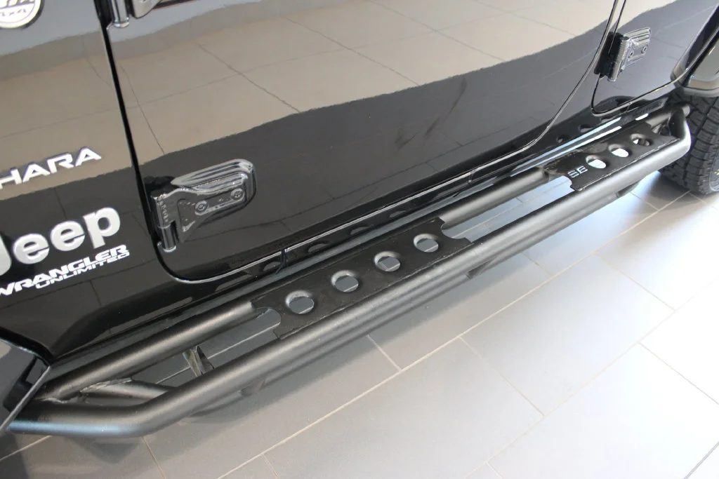 Used 2018 Black Clearcoat Jeep Unlimited Sahara image 36