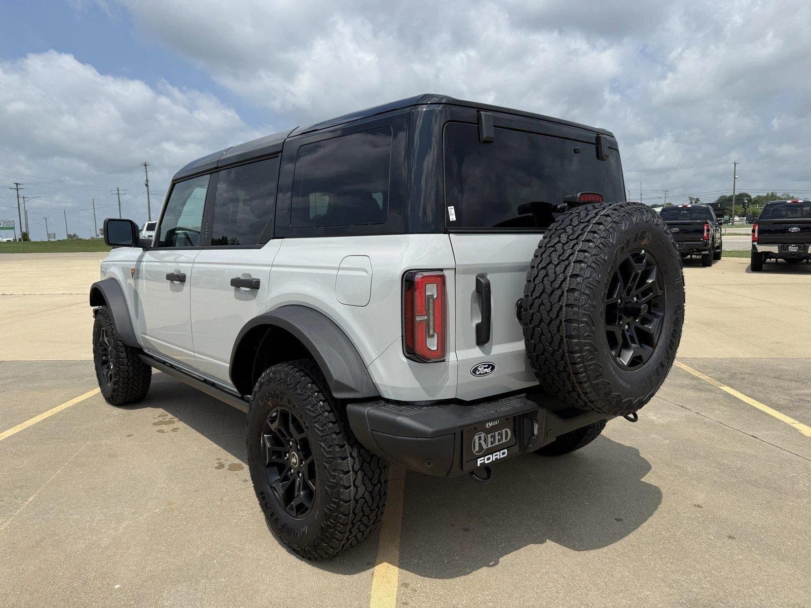 New 2026 Avalanche Gray Ford Badlands® image 7