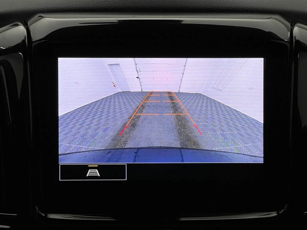 Used 2023 Northsky Blue Metallic Chevrolet LT Cloth image 4