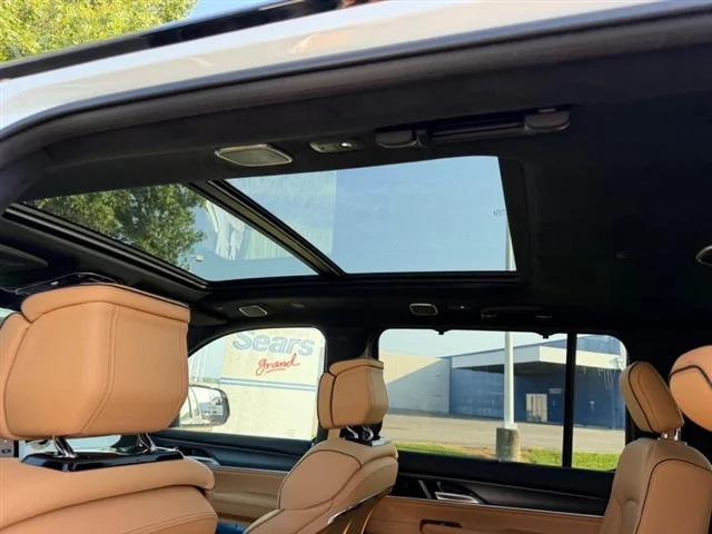 New 2026 Bright White Clearcoat Jeep Summit Reserve image 12