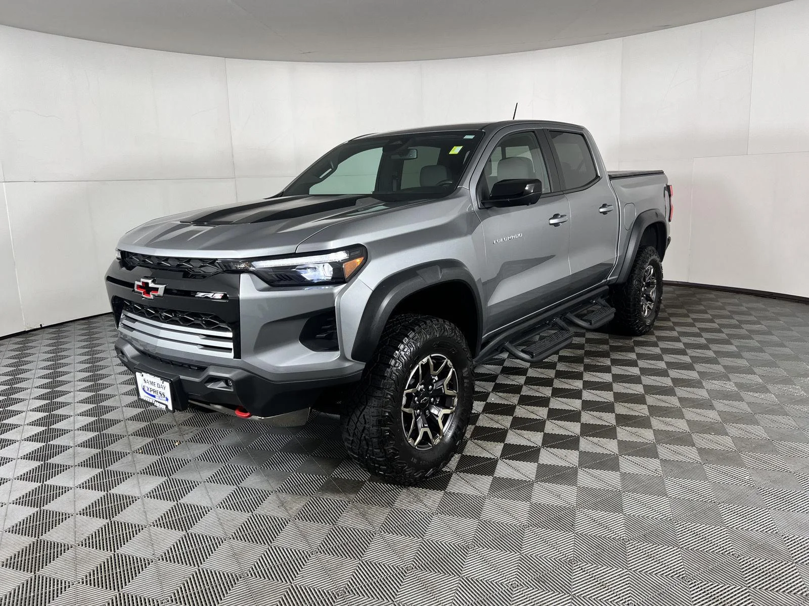 Used 2024 Sterling Gray Metallic Chevrolet ZR2 image 18
