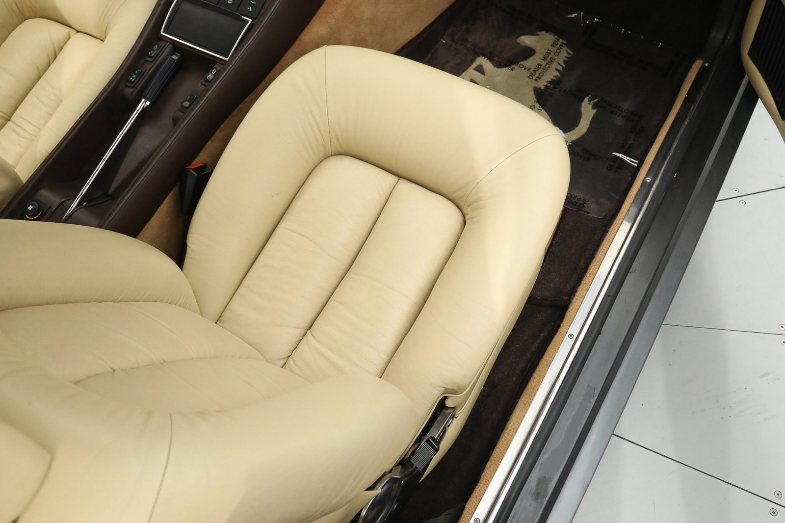 Used 1984 Silver Ferrari  image 22