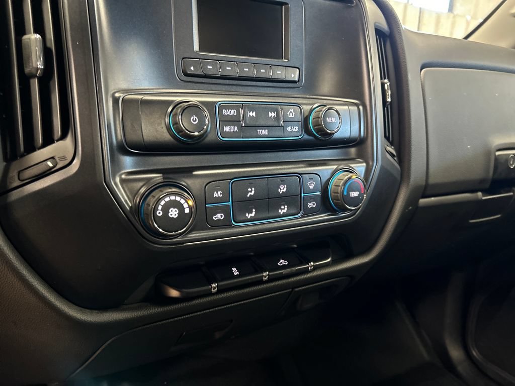 Used 2017 QUICKSILVER METALLIC GMC BASE image 19