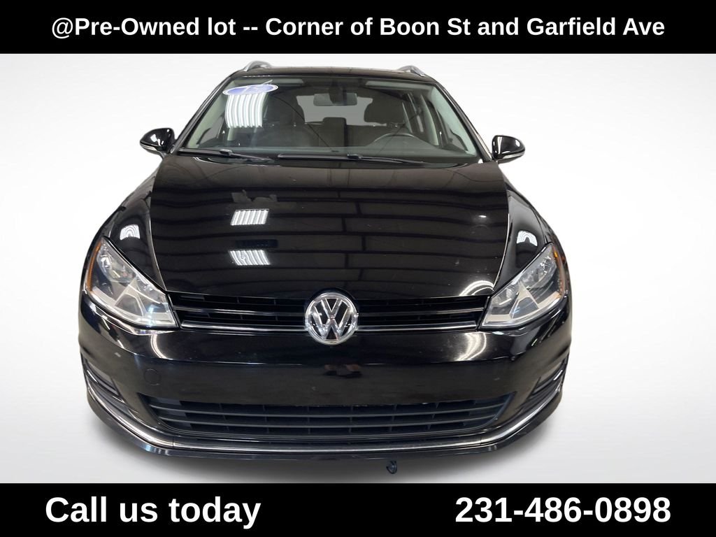 Used 2015  Volkswagen SEL image 12