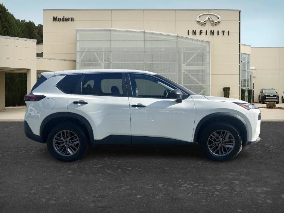 Used 2023 Glacier White Nissan S image 4
