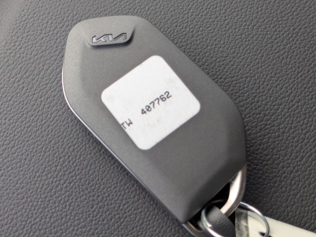 New 2026 Glacial White Pearl Kia LX image 31