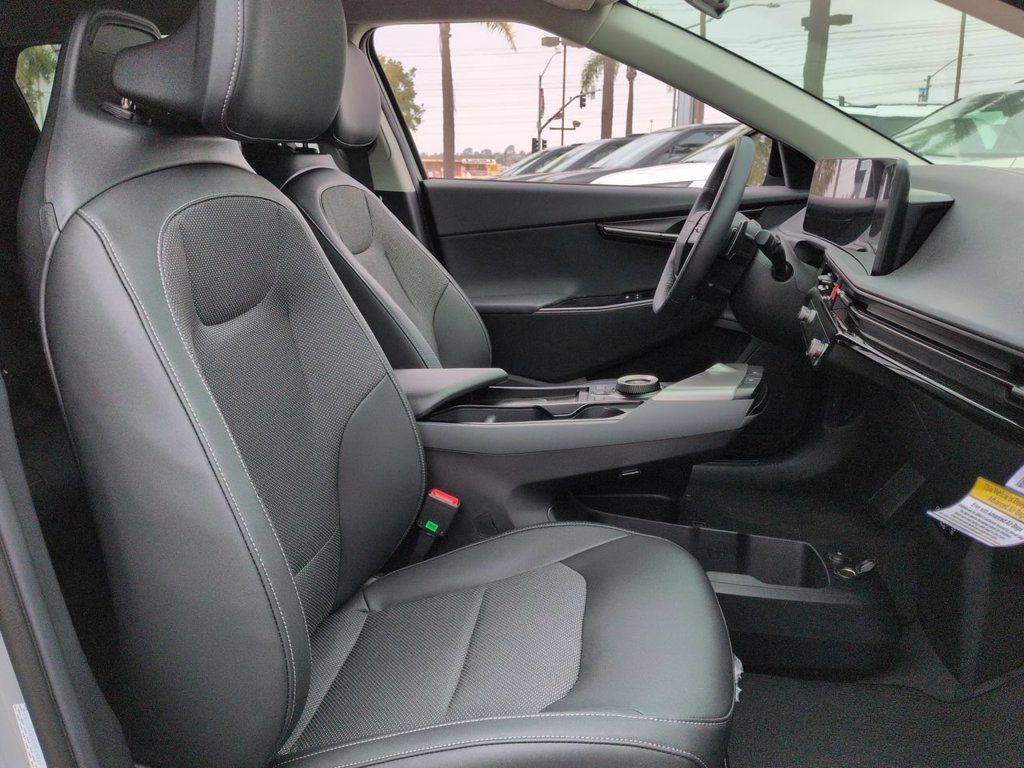 New 2026 Wolf Gray Kia LIGHT image 29