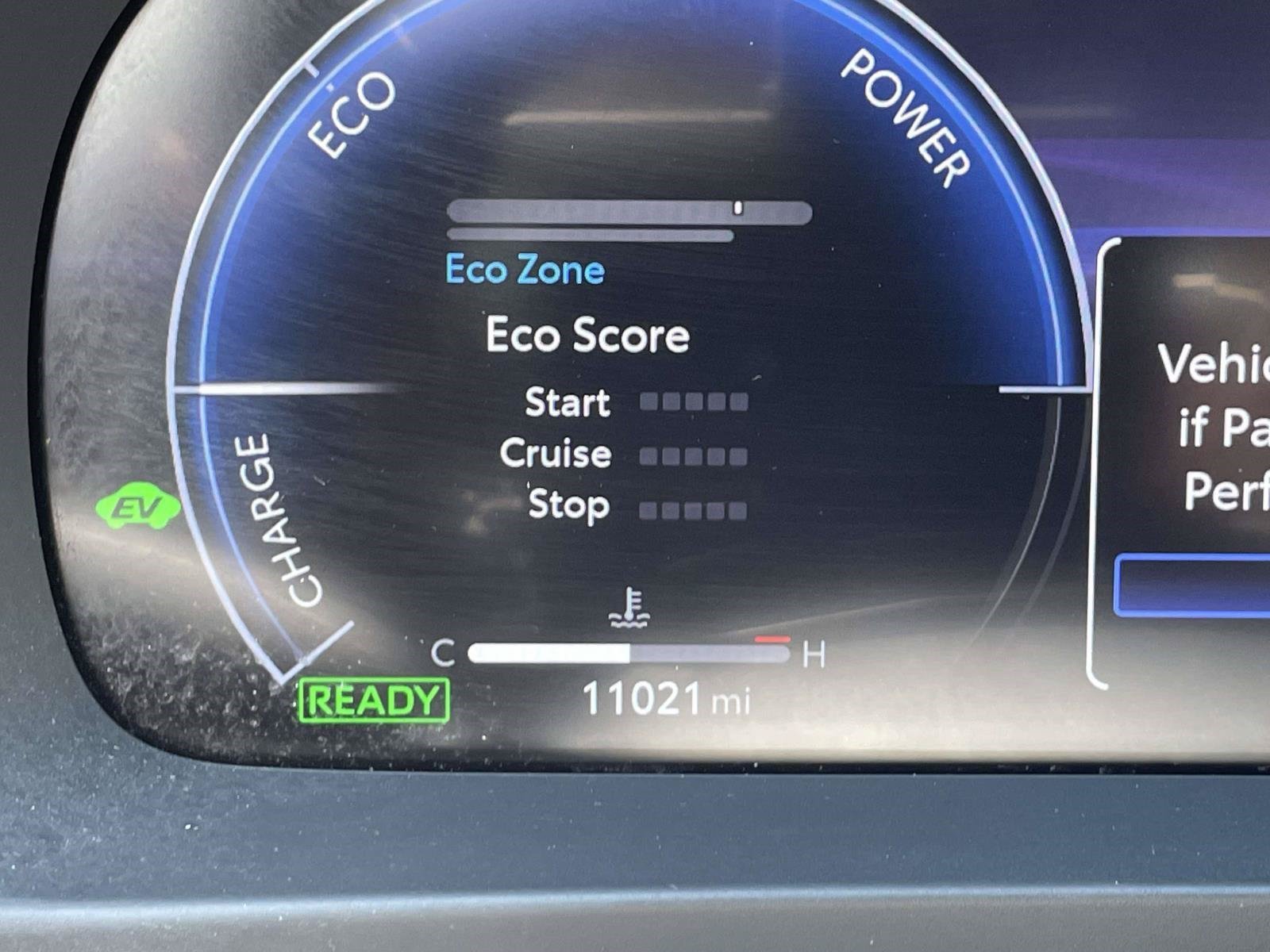 Used 2025 Oxygen White Toyota XLE image 24