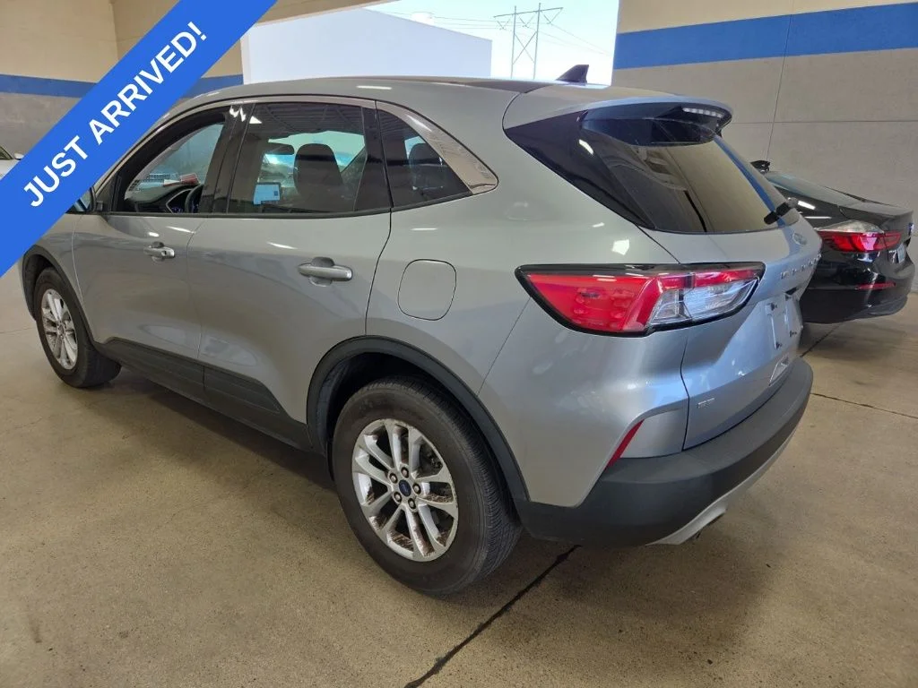Used 2021 Silver Metallic Ford SE image 4