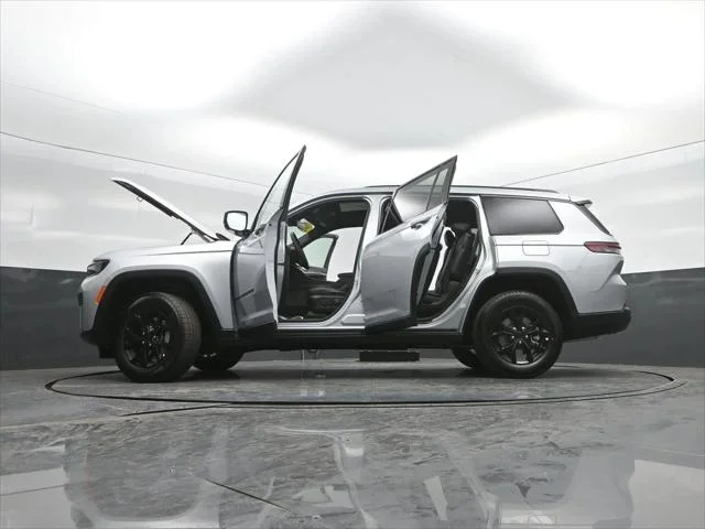 New 2026 Silver Zynith Exterior Paint Jeep Laredo image 48