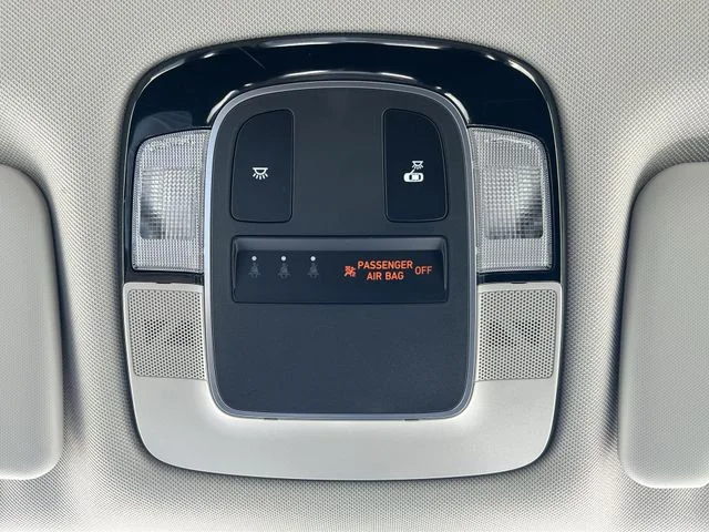 Used 2024 Silver Hyundai SE image 28