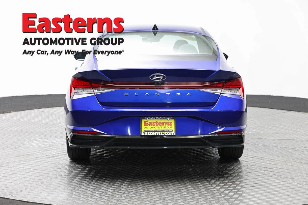 Used 2022 Blue Hyundai SEL image 6