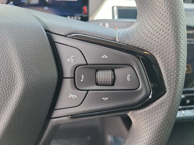 New 2027 Summit White Chevrolet LT image 25