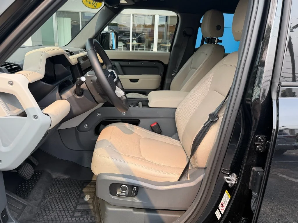 Used 2023 Black Land Rover SE image 12