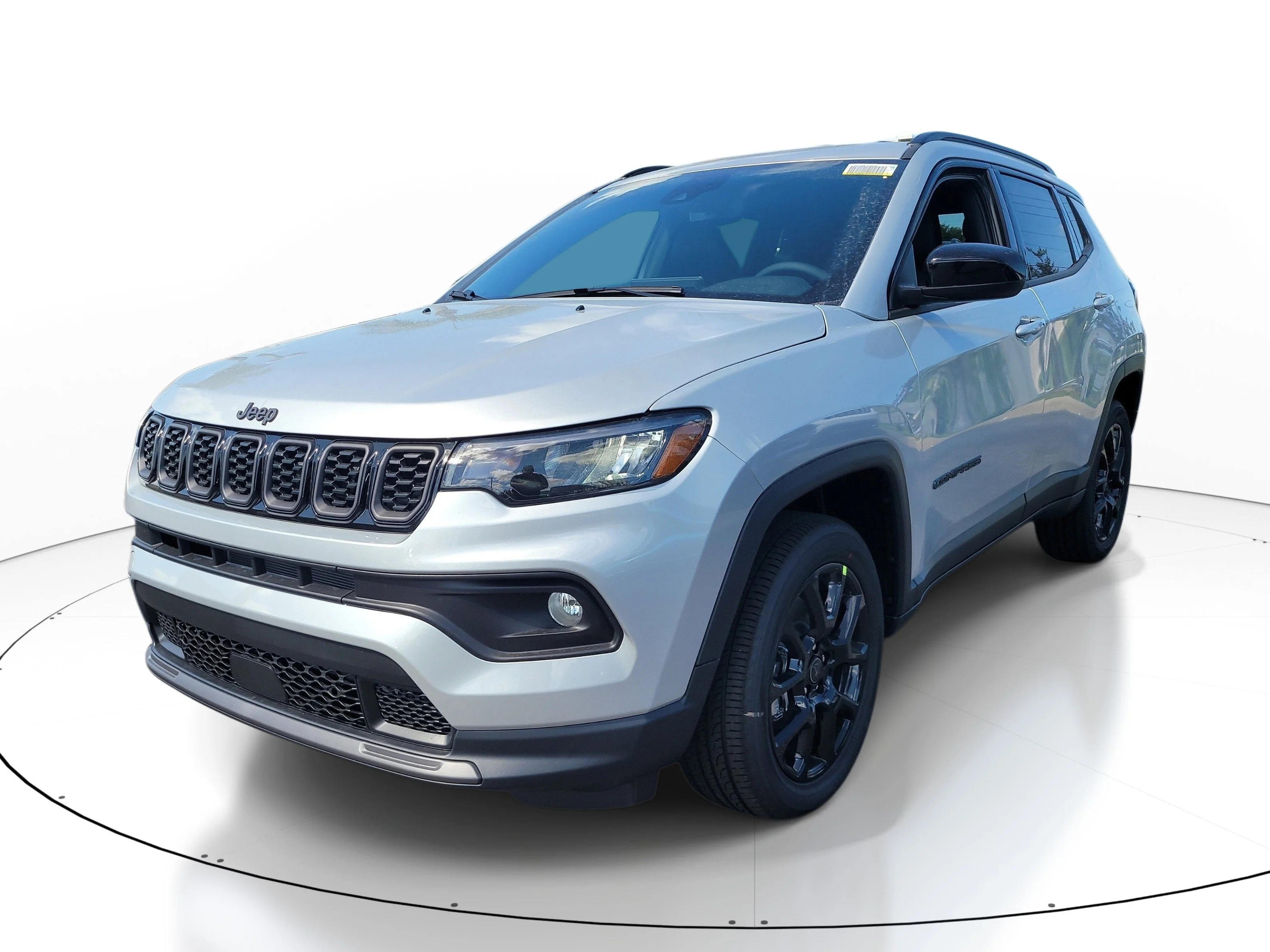 New 2026 Silver Zynith Metallic Clearcoat Jeep Latitude image 4