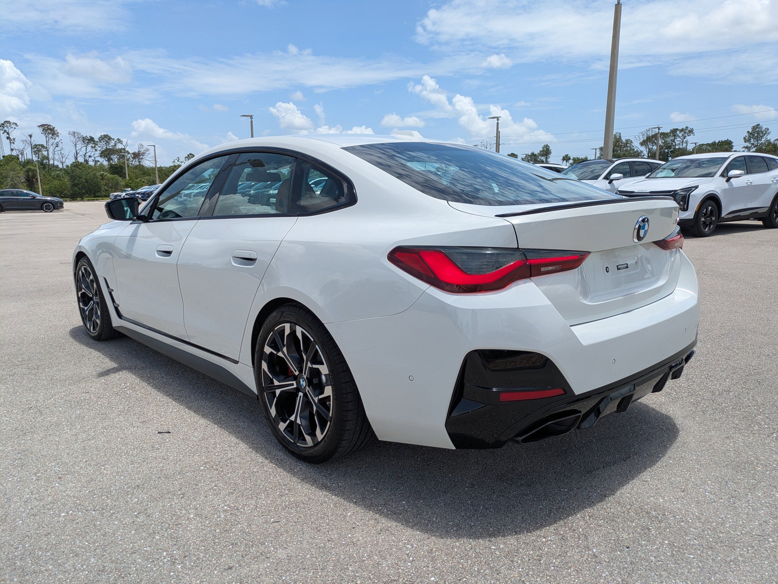Used 2023 Alpine White BMW M440i image 6