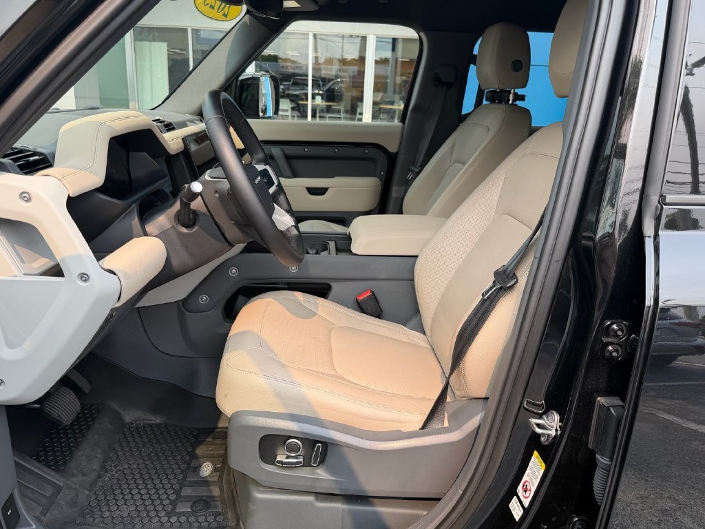 Used 2023 Black Land Rover SE image 12