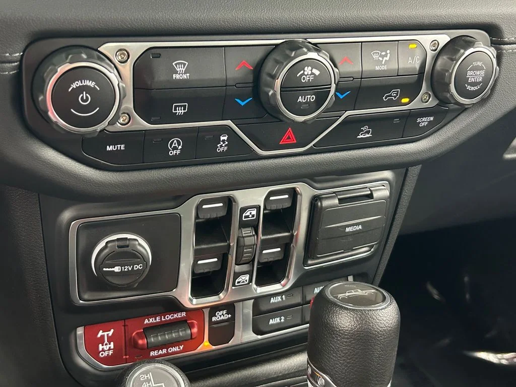 Used 2024 Anvil Clear Coat Jeep Mojave image 35