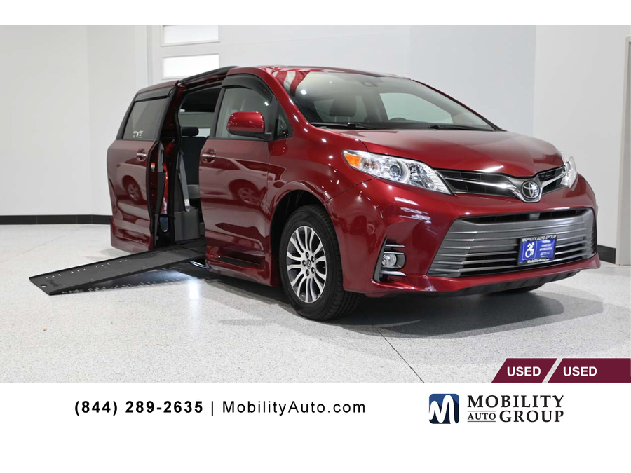 2018 Toyota Sienna XLE