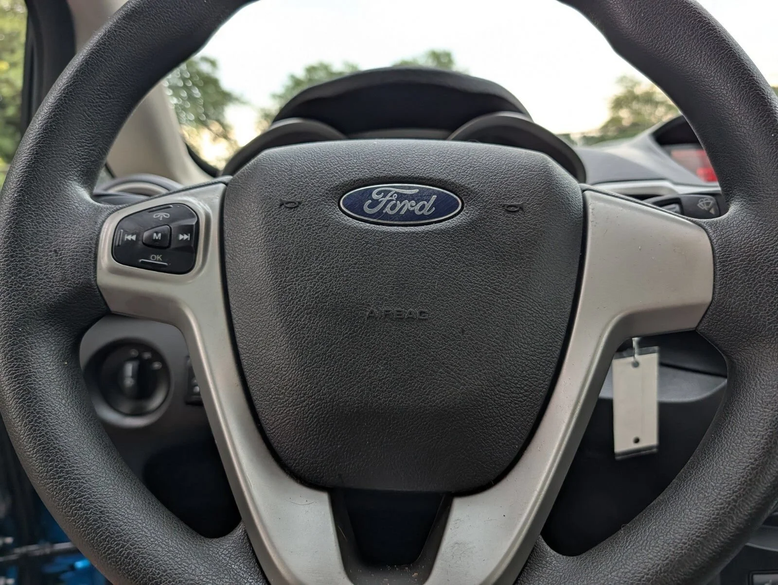 Used 2012 Blue Ford SE image 24