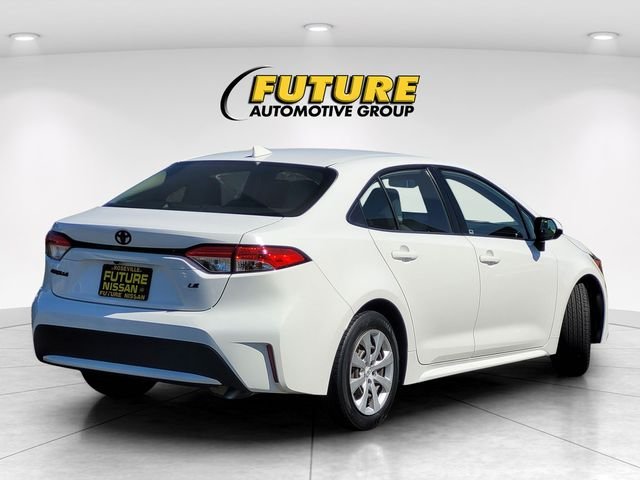 Used 2022 White Toyota LE image 4