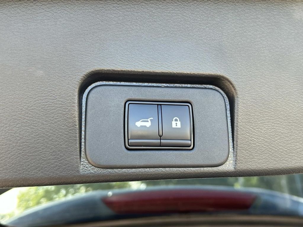 Used 2023 Gray Nissan SV image 12
