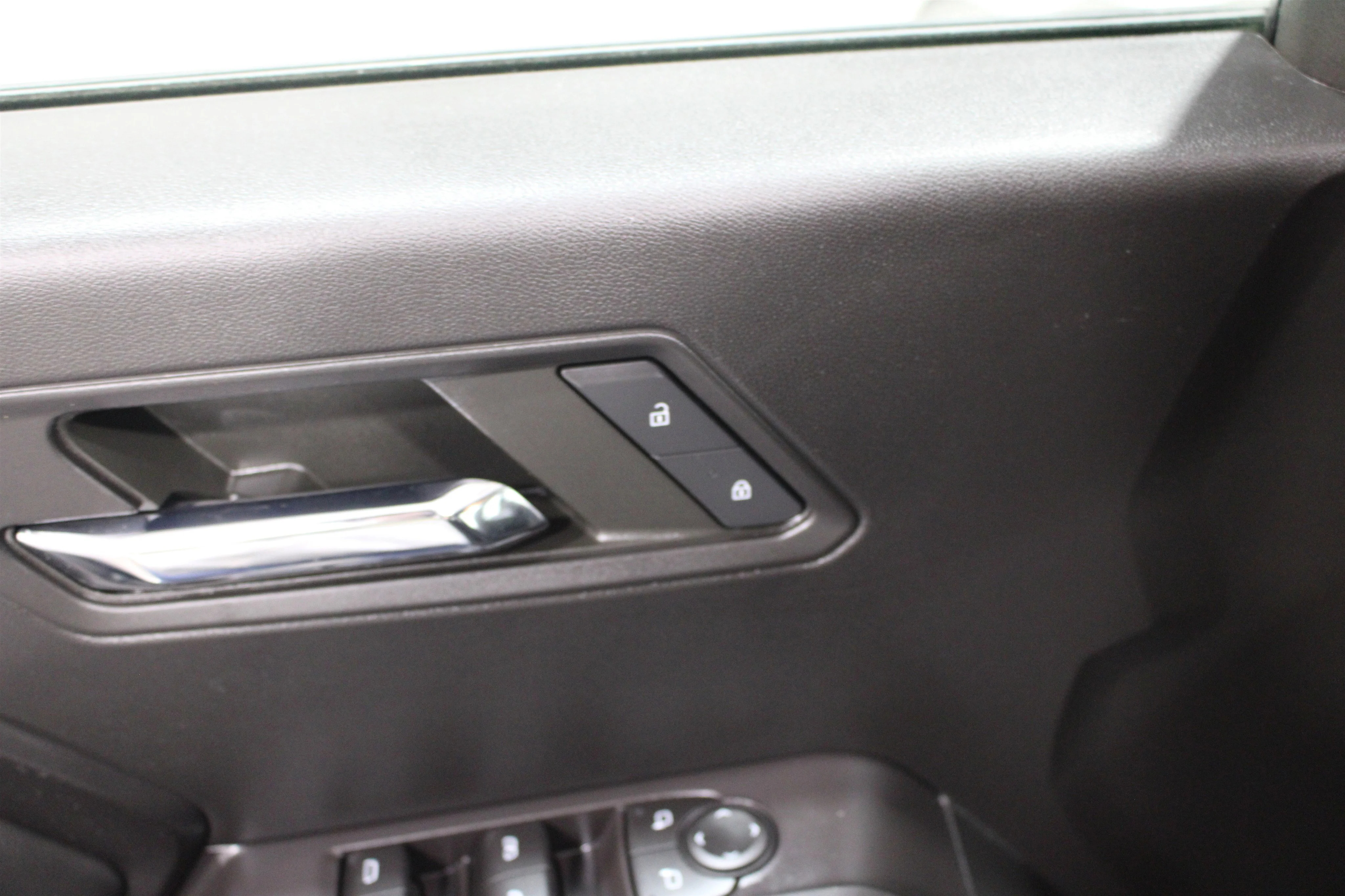 2023 Chevrolet Colorado LT - Photo 8