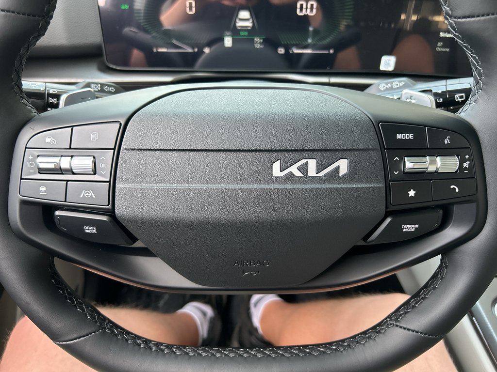 New 2027 Fusion Black Kia EX image 24