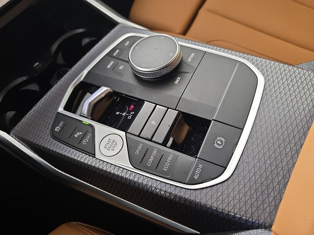 2025 BMW 3 Series 330i - Photo 28