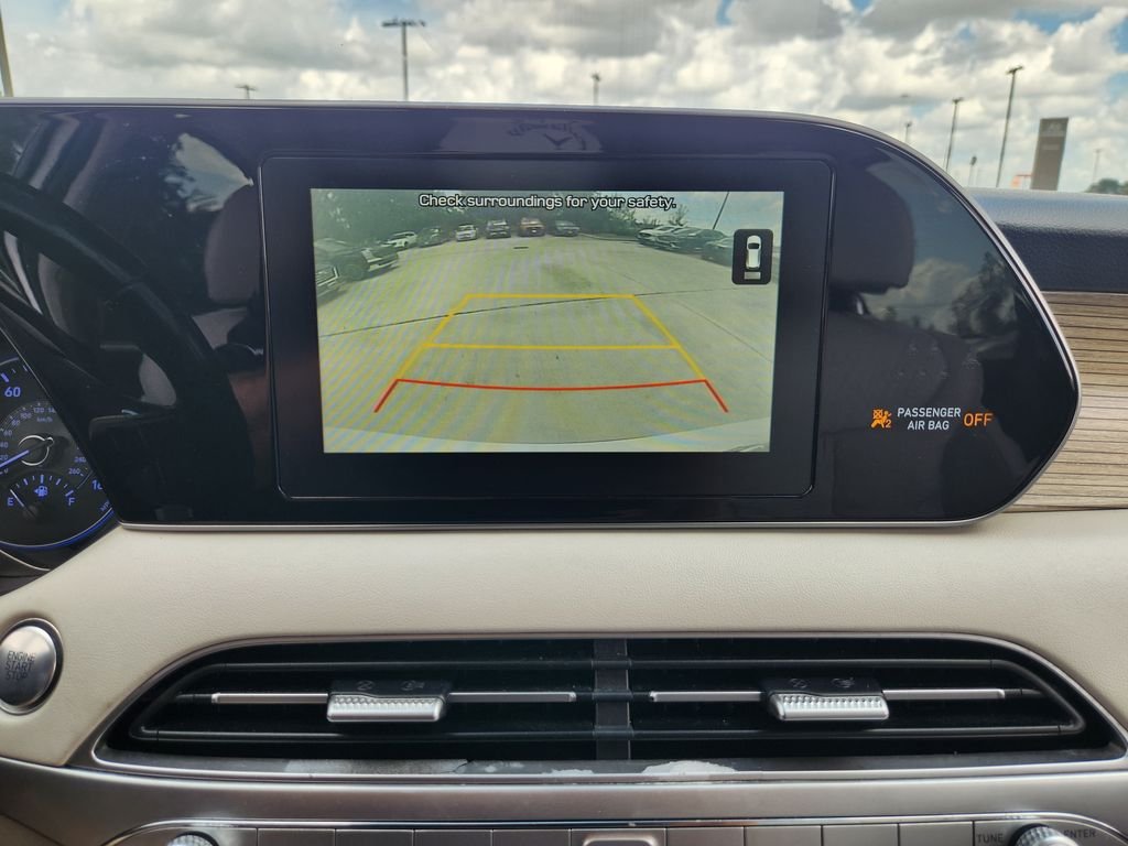 Used 2020 Hyper White Hyundai SEL image 19