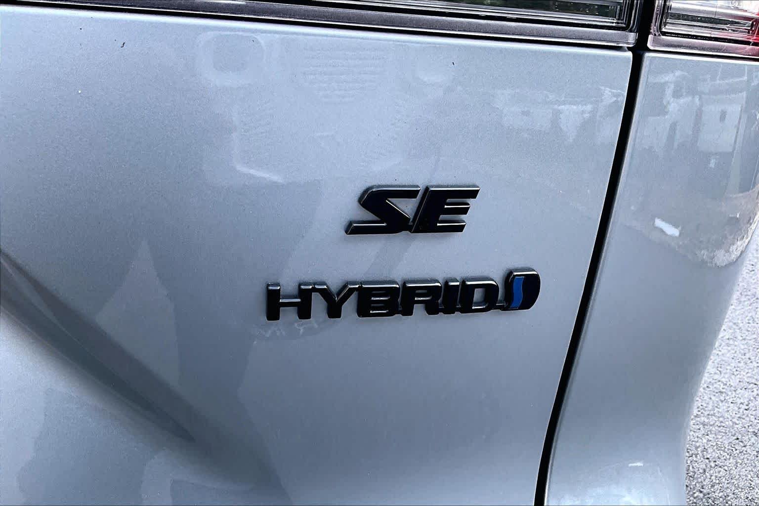 Used 2024 Sonic Silver/Jet Black Toyota Hybrid SE image 10